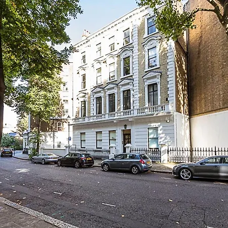 Notting Hill Charm 2-bed Gem London