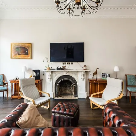 4 Bedroom House Up To 10 People At Heart Of Kensington And Chelsea Apartment