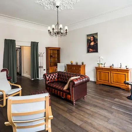 4 Bedroom House Up To 10 People At Heart Of Kensington And Chelsea Apartment