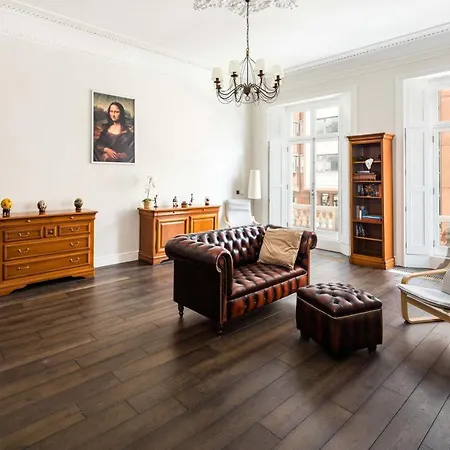 Apartment 4 Bedroom House Up To 10 People At Heart Of Kensington And Chelsea *