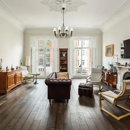 Apartment 4 Bedroom House Up To 10 People At Heart Of Kensington And Chelsea London