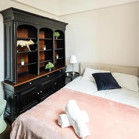 4 Bedroom House Up To 10 People At Heart Of Kensington And Chelsea Apartment London