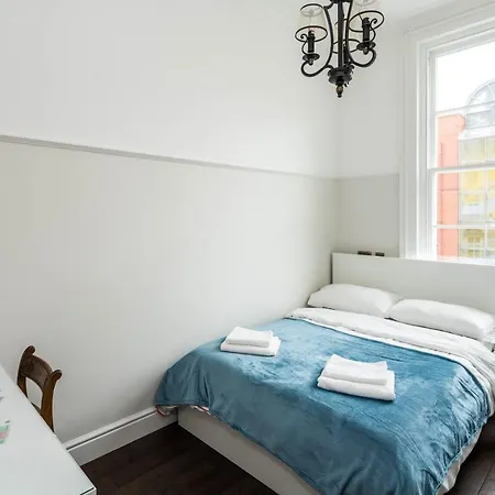 4 Bedroom House Up To 10 People At Heart Of Kensington And Chelsea Apartment London
