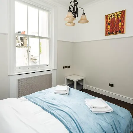 4 Bedroom House Up To 10 People At Heart Of Kensington And Chelsea * London