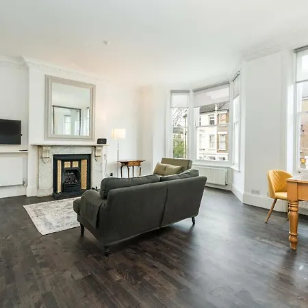 Stylish 2 Bedroom At Hammersmith Apartment *