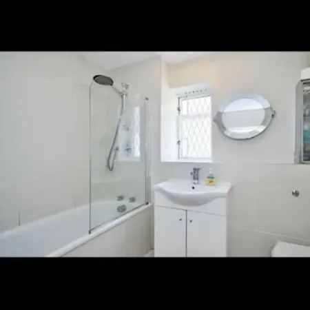 Cosy Flat Trafalgar Square *