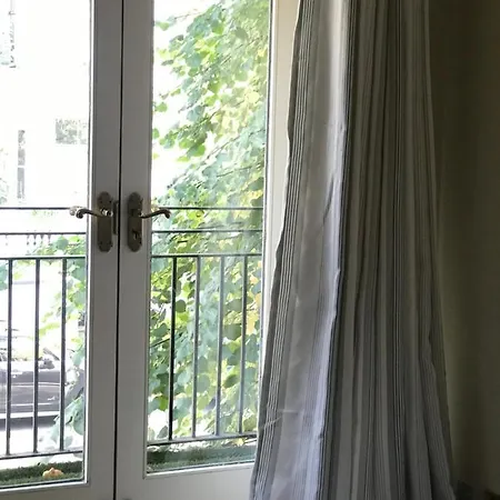 Key & Flowers - Kensington 1 Apartment *