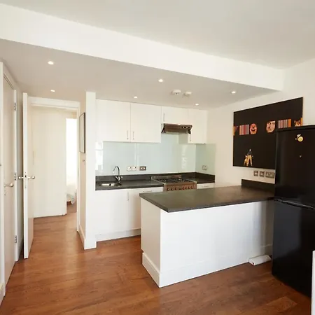 Notting Hill, Portobello, Kensington Chelsea * London