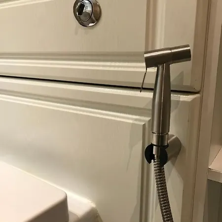 Key & Flowers - Kensington 1 Apartment *
