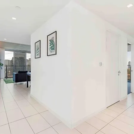 Apartment Luxury 3min Walk To Excel,city Hall, O2 *