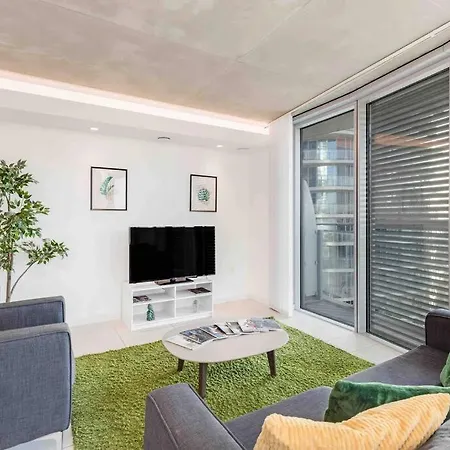 Apartment Luxury 3min Walk To Excel,city Hall, O2 *