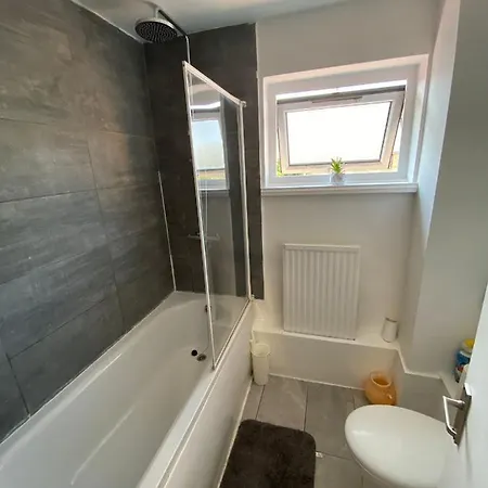 Single And Doubles Close To Séjour chez l'habitant *