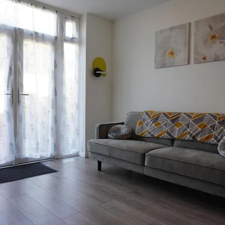 Cosy 2 Bedroom On Bromley-lewisham Hospital Borders Apartment Catford