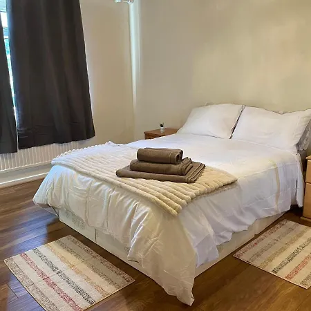 Single And Doubles Close To Homestay