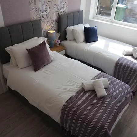 Cosy 2 Bedroom On Bromley-lewisham Hospital Borders Apartment *