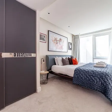 Stylish 2-br Ground Floor In Chelsea *