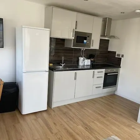 Apartment Flat 5 Latchmere, 2 Bedroom, 1 And A Half Bathrooms Flat London