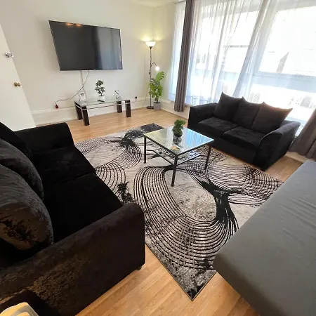 Urluxury 4 Bedroom 5-baths House In Marble Arch,