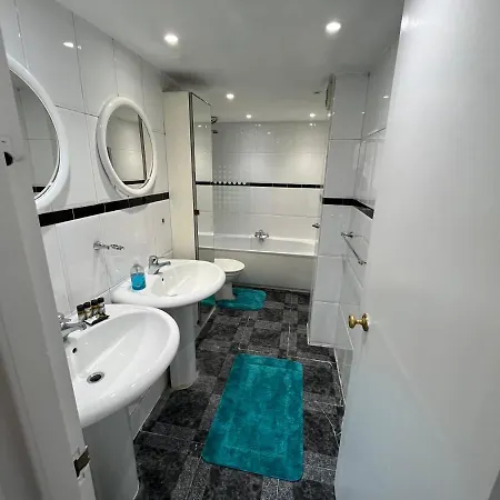 Urluxury 4 Bedroom 5-baths House In Marble Arch, Londra