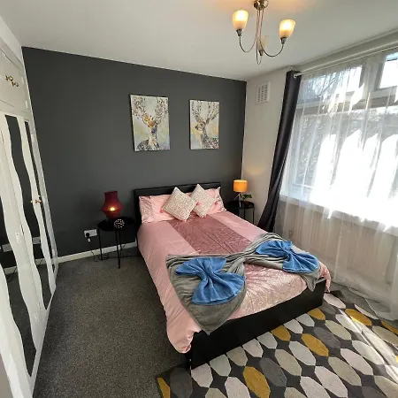 Urluxury 4 Bedroom 5-baths House In Marble Arch,