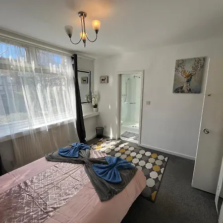Urluxury 4 Bedroom 5-baths House In Marble Arch, Londra