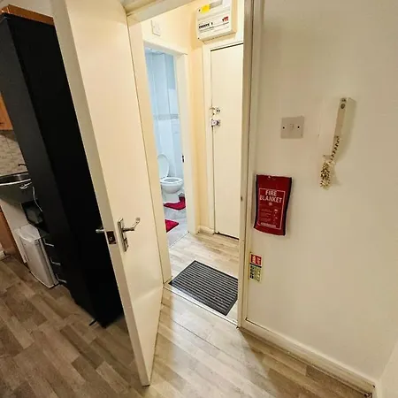 Premium Studio Flat 08 In Central Apartment *