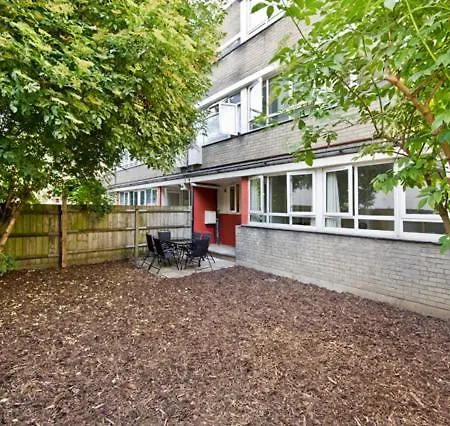 Joivy Spacious Apt With Private Yard In Notting Hill Apartment *