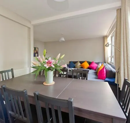 Apartment Joivy Spacious Apt With Private Yard In Notting Hill