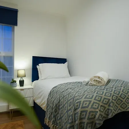 Apartment Enfield North 3br *