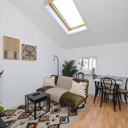 Cosy 1 Bedroom Floor On Edgware Road * London