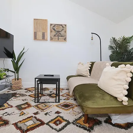 Apartment Cosy 1 Bedroom Floor On Edgware Road