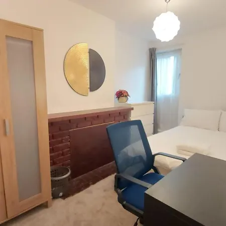 Oldbury House Apartment