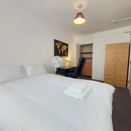 Apartment Oldbury House