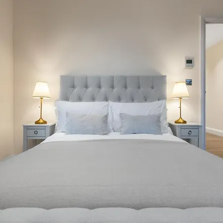 Candler Mews Apartment Twickenham