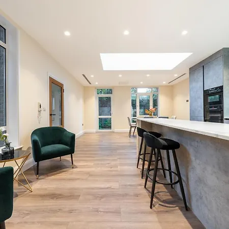 Apartment Candler Mews