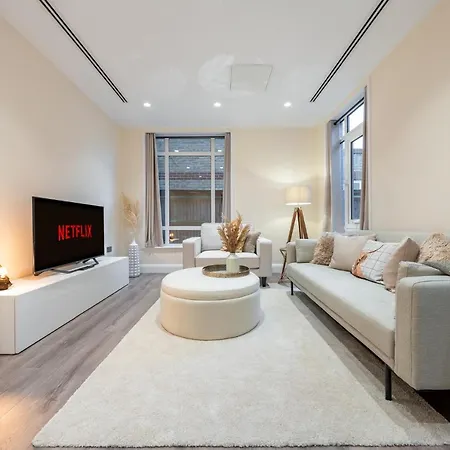 Candler Mews