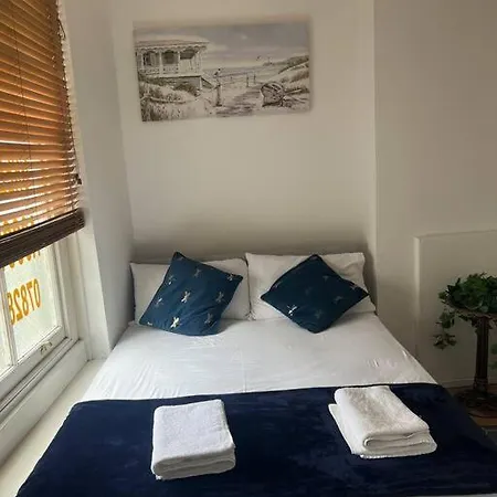 Aldgate In Central Apartment *
