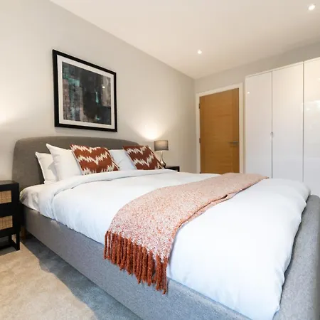 Apartment The Hampstead Place - Elegant 3bdr Flat With Patio