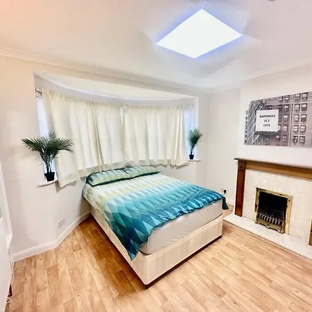 Holiday home 5 Bedroom House In Da7 *