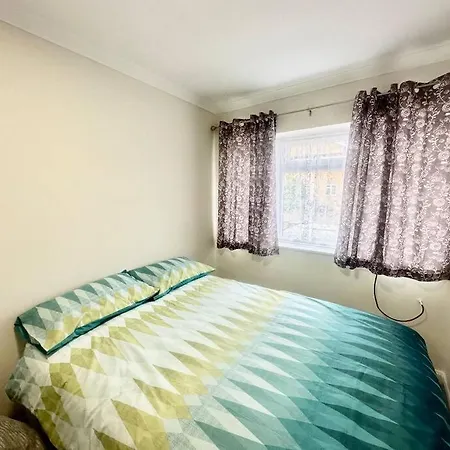 Holiday home 5 Bedroom House In Da7 Erith