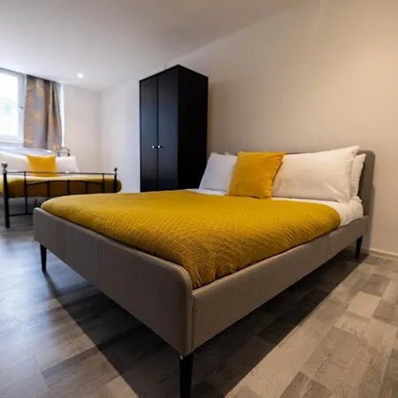 3 Bedrooms-8guests-babycot-15mintopepys-freeparkg Apartment *