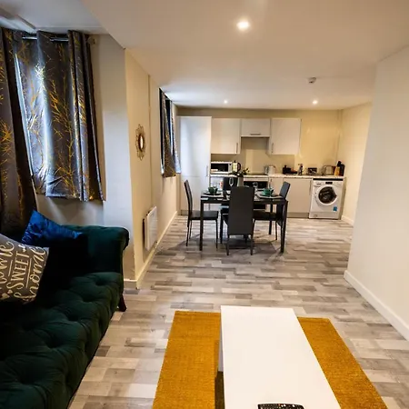 3 Bedrooms-8guests-babycot-15mintopepys-freeparkg * London