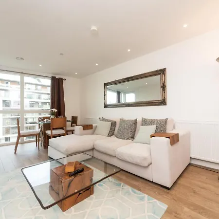 Pass The Keys Breathtaking 2 Bed 2 Bath Greenwich Riverside Flat