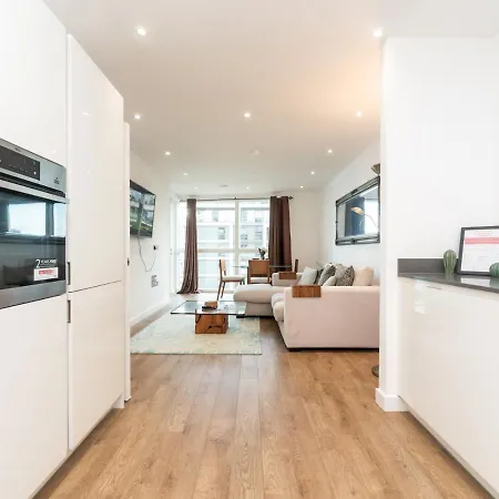 Apartment Pass The Keys Breathtaking 2 Bed 2 Bath Greenwich Riverside Flat