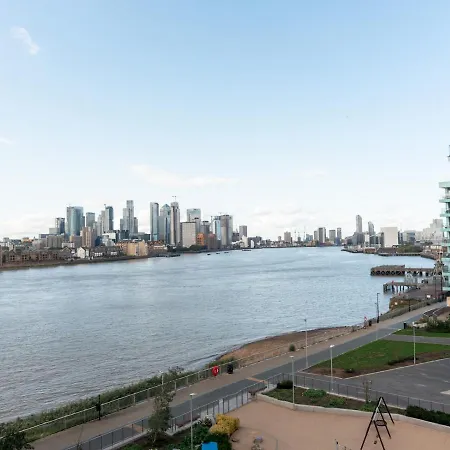 Pass The Keys Breathtaking 2 Bed 2 Bath Greenwich Riverside Flat * London