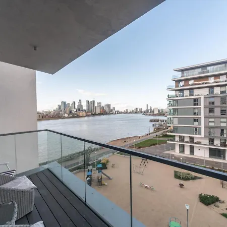 Pass The Keys Breathtaking 2 Bed 2 Bath Greenwich Riverside Flat *