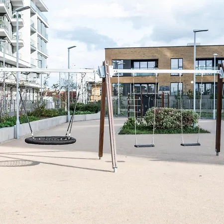 Pass The Keys Breathtaking 2 Bed 2 Bath Greenwich Riverside Flat London