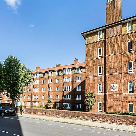 Chic High Spec Near London
