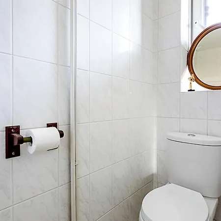 Chic High Spec Near Apartment London