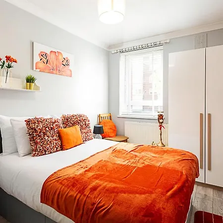 Chic High Spec Near London